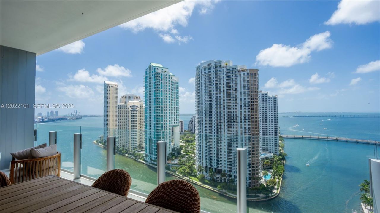 300 Biscayne Boulevard Way, Unit 2203C, Miami, FL 33131 Photo