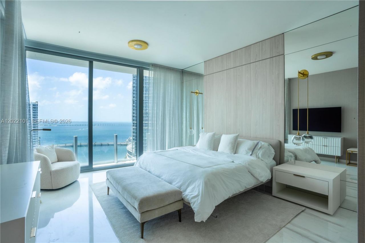 300 Biscayne Boulevard Way, Unit 2203C, Miami, FL 33131 Photo