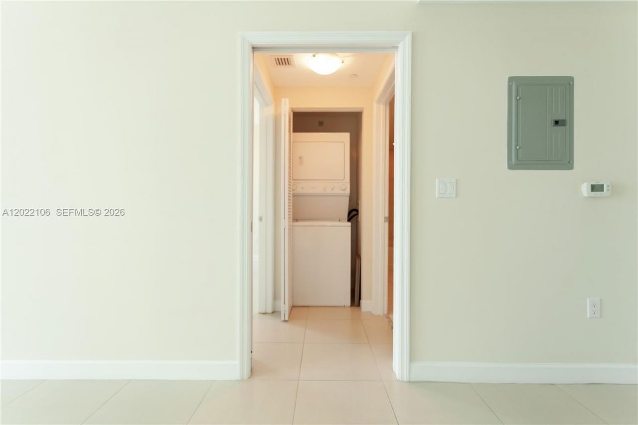 951 Brickell Ave , Unit 4009, Miami, FL 33131 Photo