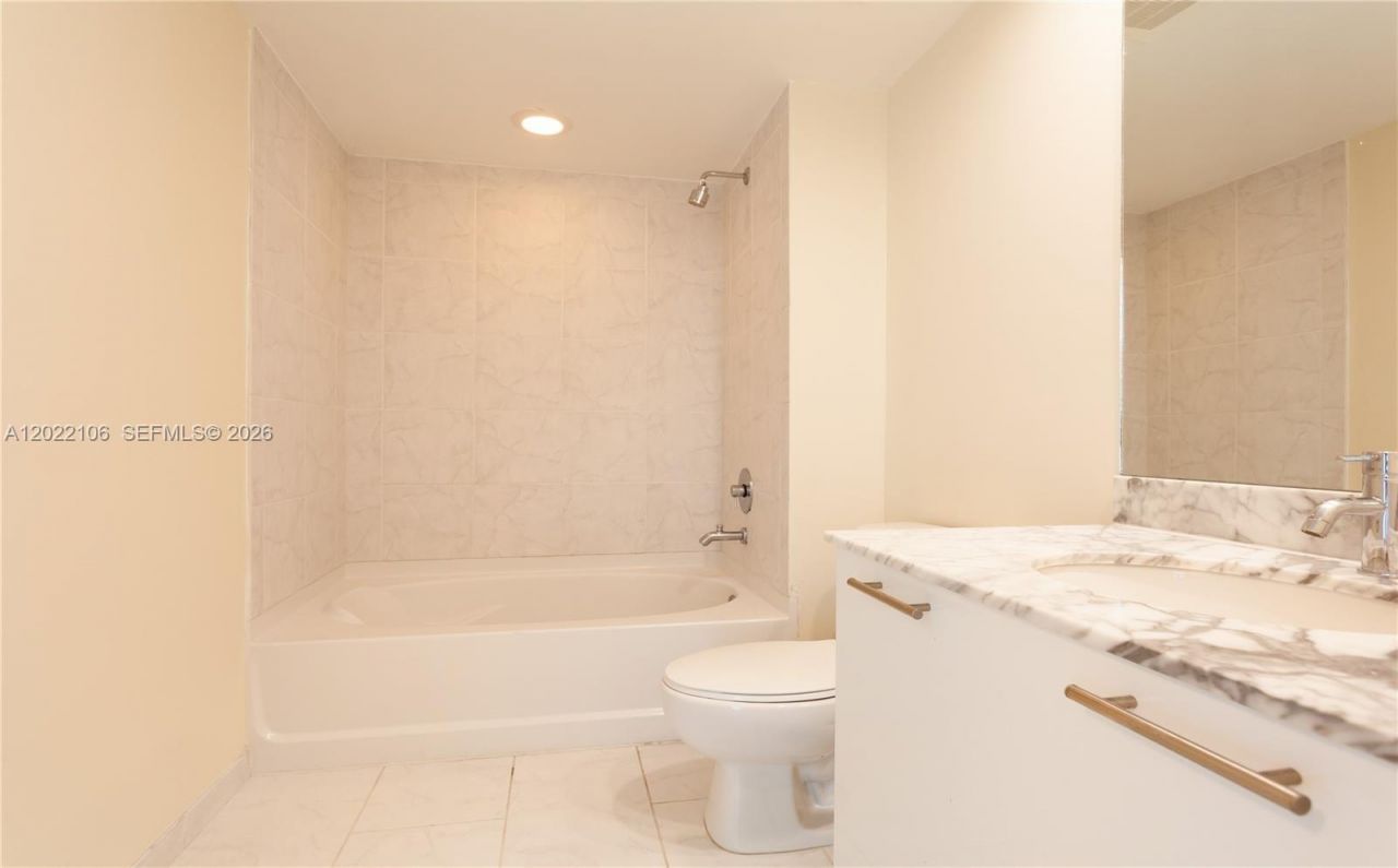 951 Brickell Ave , Unit 4009, Miami, FL 33131 Photo