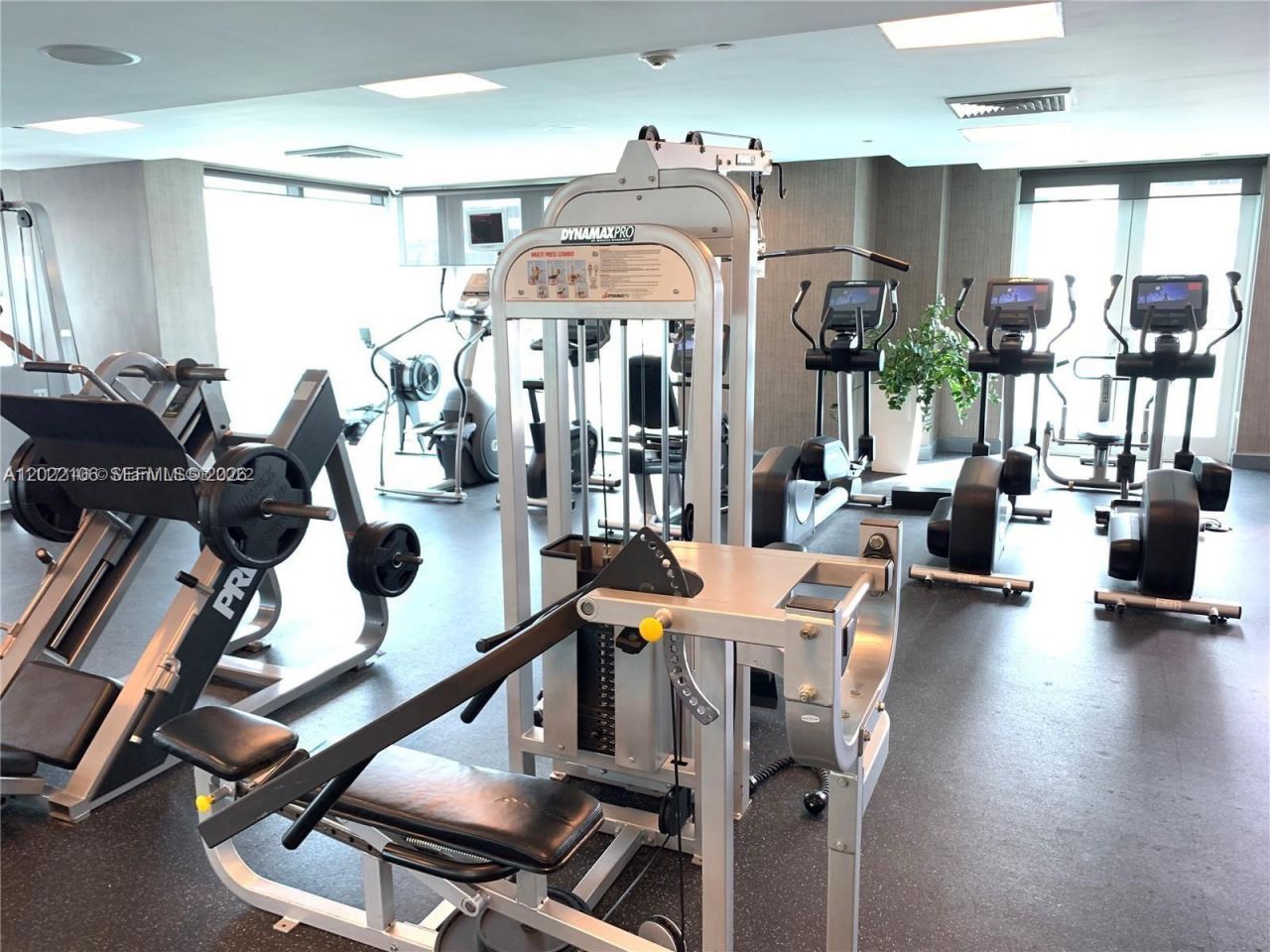 951 Brickell Ave , Unit 4009, Miami, FL 33131 Photo