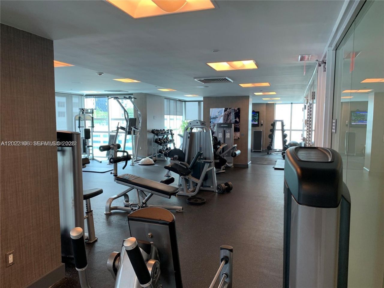 951 Brickell Ave , Unit 4009, Miami, FL 33131 Photo