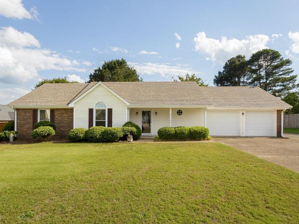 303 Cordelia Way, Florence, AL 35633