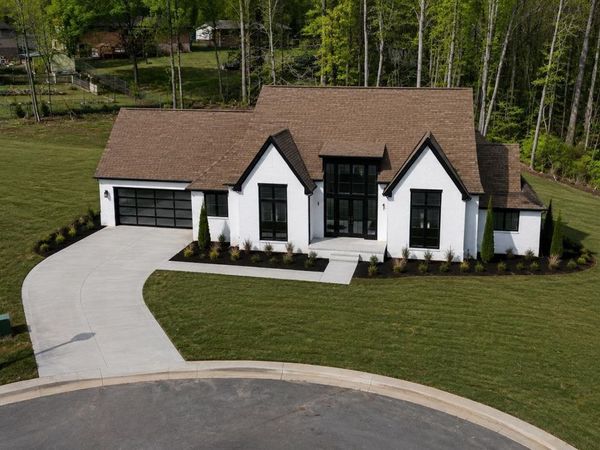 243 Cascade Dr, Florence, AL 35633