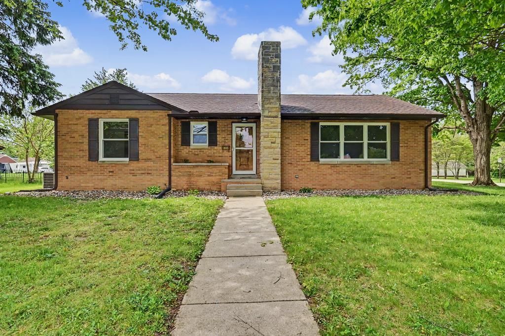 885 W Perry Street, Bucyrus, OH 44820 Main Photo