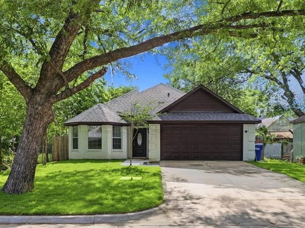 906 Oak Street , McKinney, TX 75069