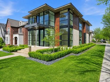 512 Wallace Street, Birmingham, MI 48009