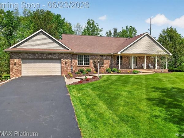 59360 Foxpointe Lane, Lyon Twp, MI 48178