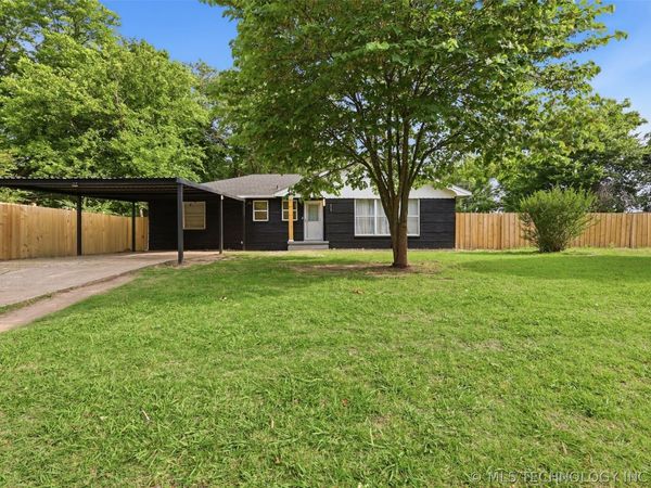 909 W 9th Street , Ada, OK 74820