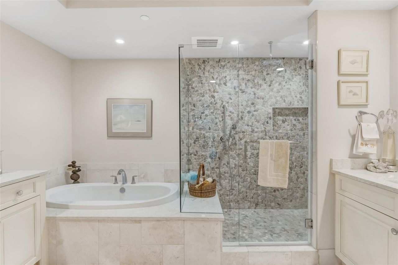 795 Collany Road, Unit 201, Tierra Verde, FL 33715 Photo