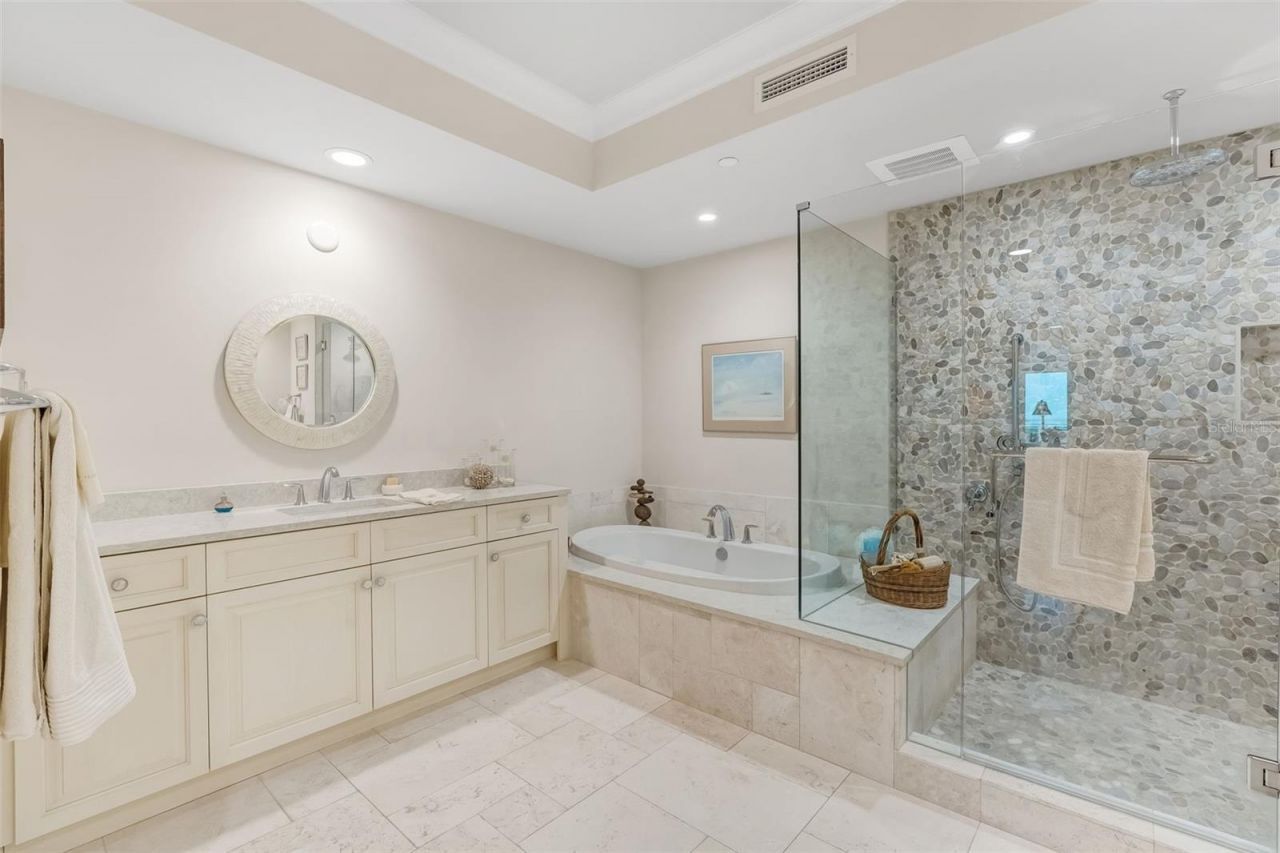 795 Collany Road, Unit 201, Tierra Verde, FL 33715 Photo