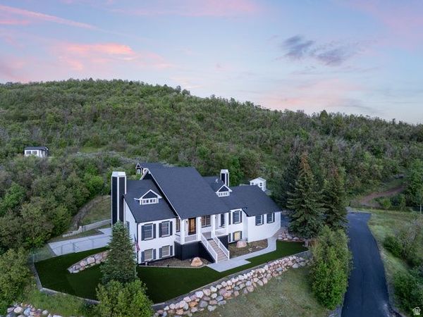 832 N KELLEY DR E, Huntsville, UT 84317