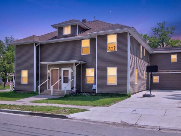 127 W Wilkins Street, Jackson, MI 49203