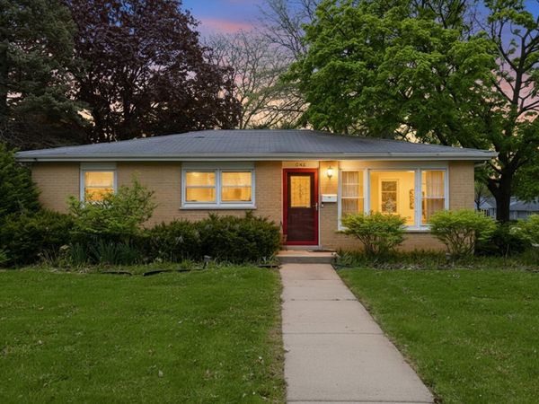1 N EDWARD Street , Mount Prospect, IL 60056