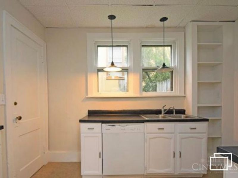 705 Riddle Road, Cincinnati, OH 45220 Photo 6