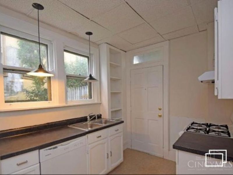 705 Riddle Road, Cincinnati, OH 45220 Photo 7