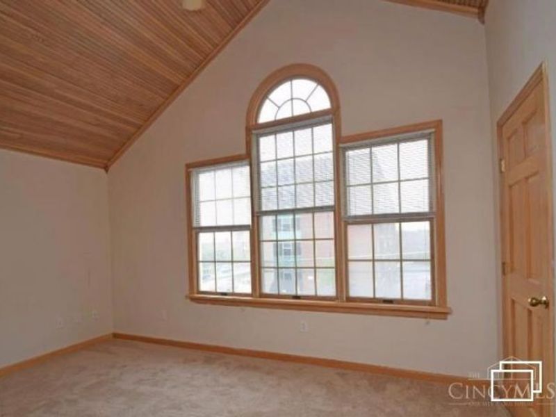 705 Riddle Road, Cincinnati, OH 45220 Photo 9