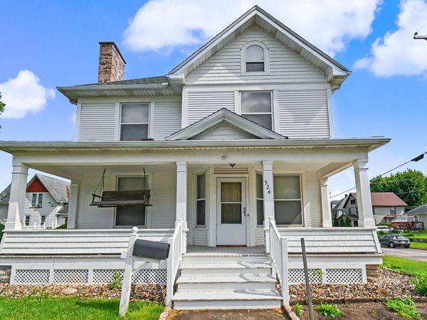 524 E Oakwood Avenue , Bucyrus, OH 44820