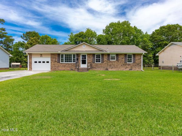 921 Harrell Drive , Morehead City, NC 28557
