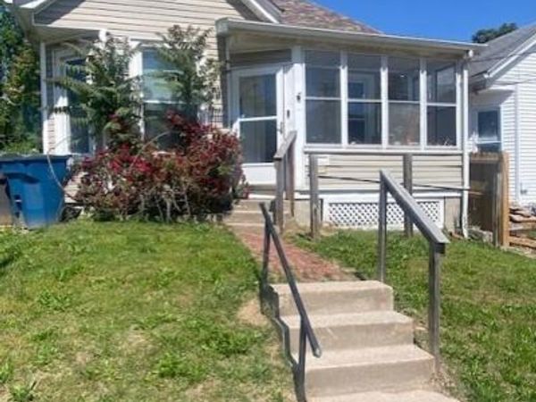 1105 W 9th Street, Alton, IL 62002