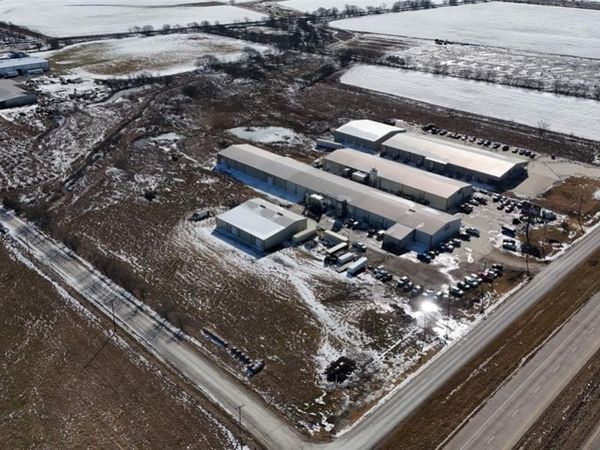 12699 I-35 , Valley View, TX 76272