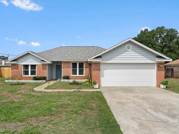 2317 Mary Anne Cir, Navarre, FL 32566