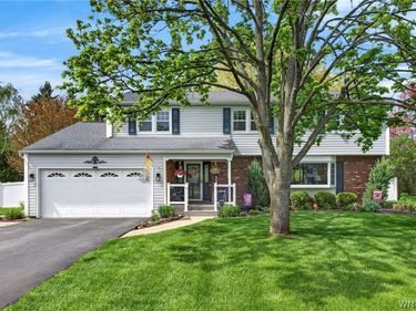 389 Hawthorne Place , Youngstown, NY 14174