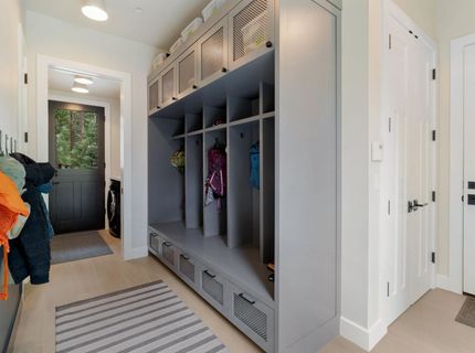 377 James Mciver, Truckee, CA 96161 Photo