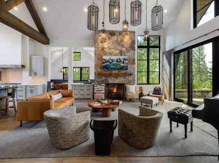 377 James Mciver, Truckee, CA 96161 Photo