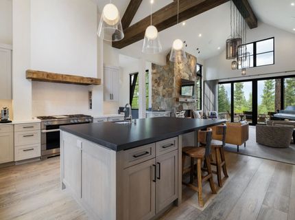 377 James Mciver, Truckee, CA 96161 Photo