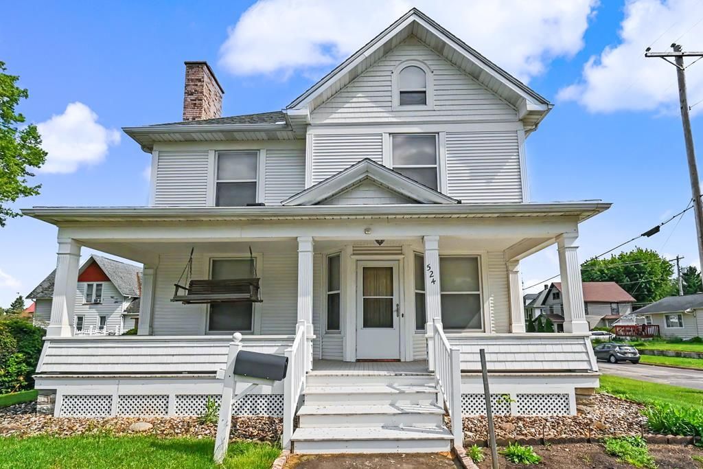 524 E Oakwood Ave, Bucyrus, OH 44820 Main Photo