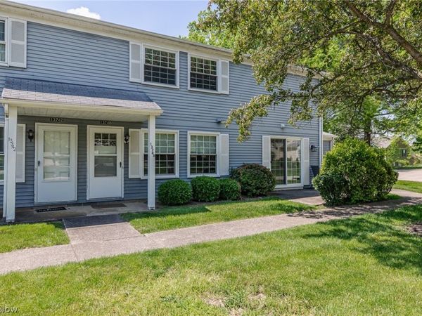 13748 Oakbrook Drive , Unit 13748, North Royalton, OH 44133