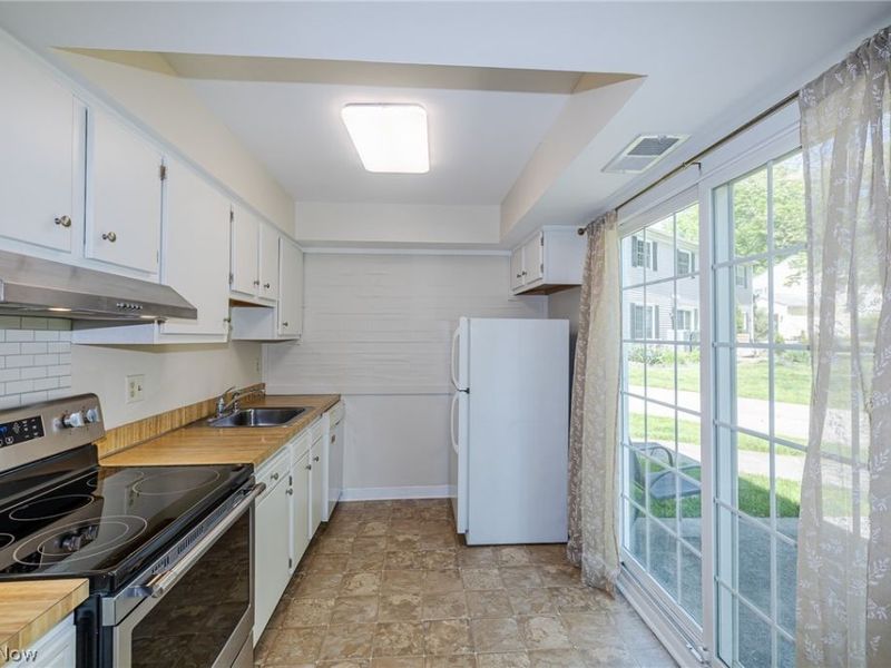 13748 Oakbrook Drive, Unit 13748, North Royalton, OH 44133 Photo 8