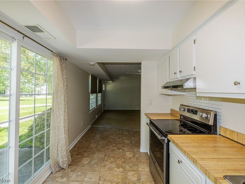 13748 Oakbrook Drive, Unit 13748, North Royalton, OH 44133 Photo 9