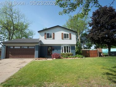 530 Sheffield Drive, Madison Heights, MI 48071