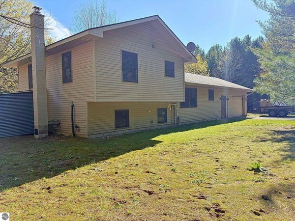 4711 Red Pine Trail, Empire, MI 49630