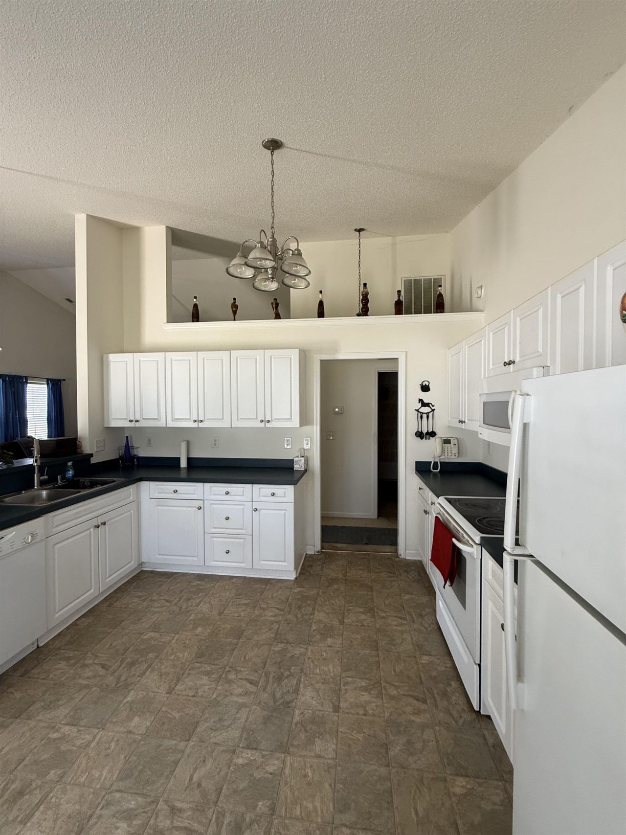 401 Carolina Woods Dr. Photo 17