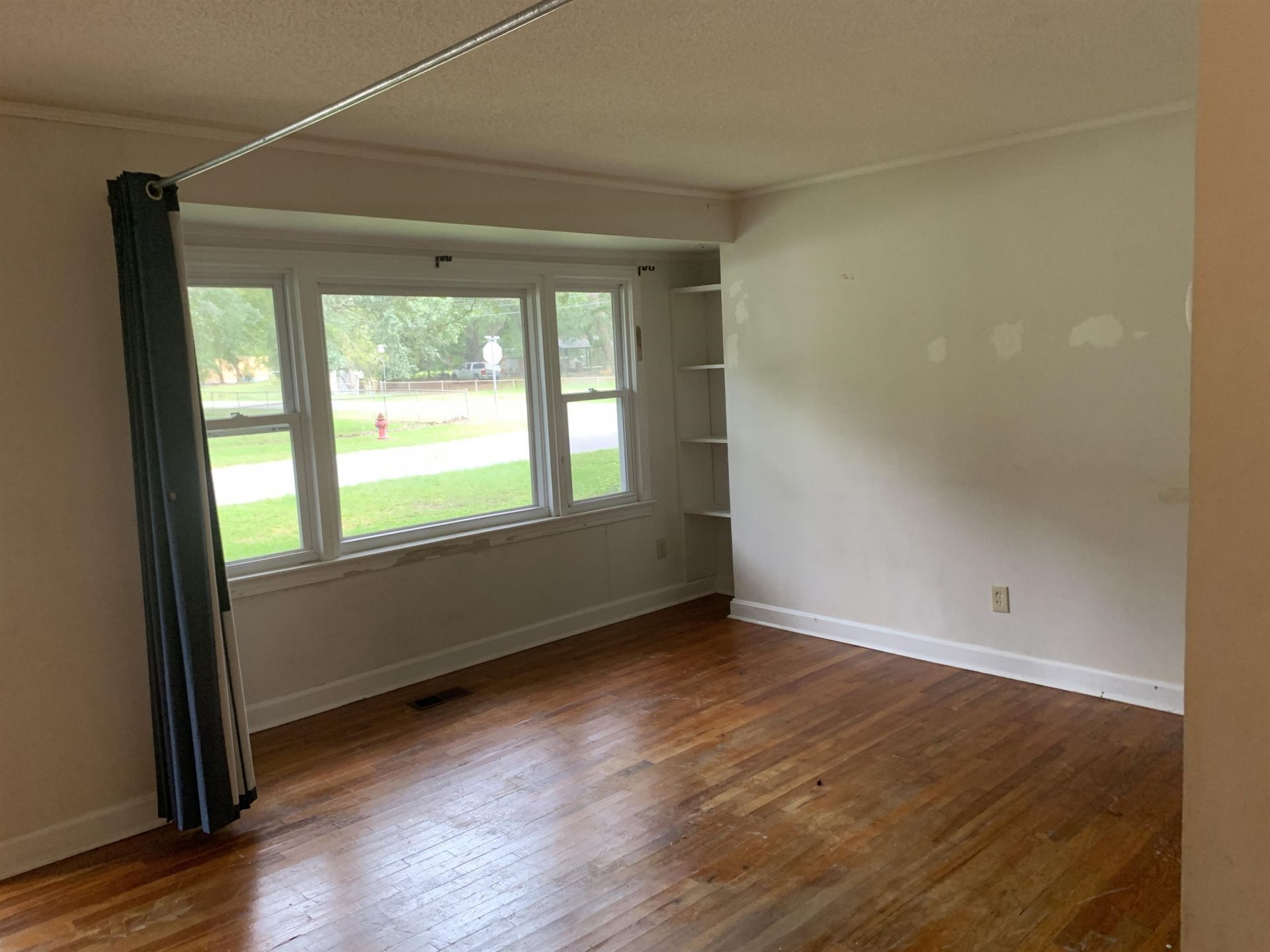 2401 Withers St. Photo 5