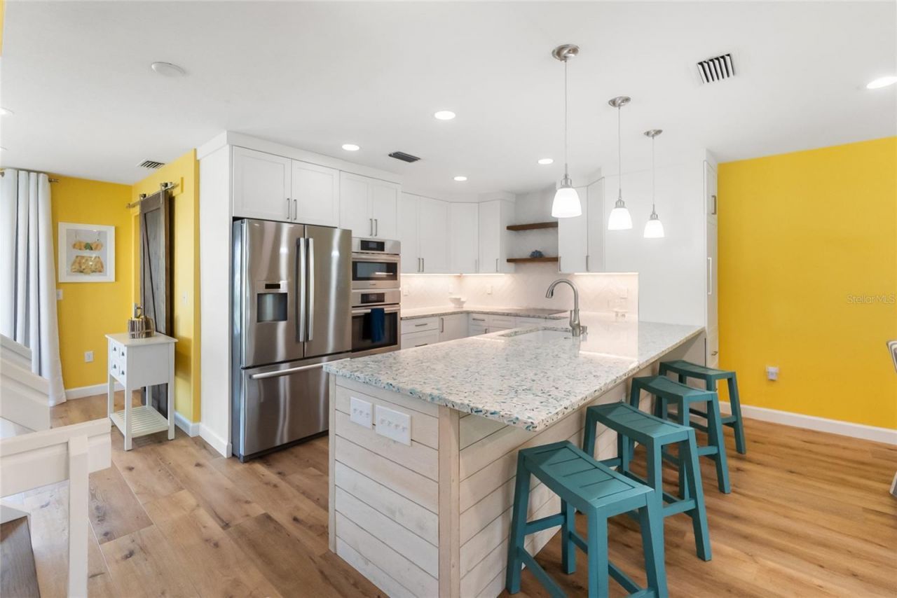 117 51st Street, Holmes Beach, FL 34217 Photo