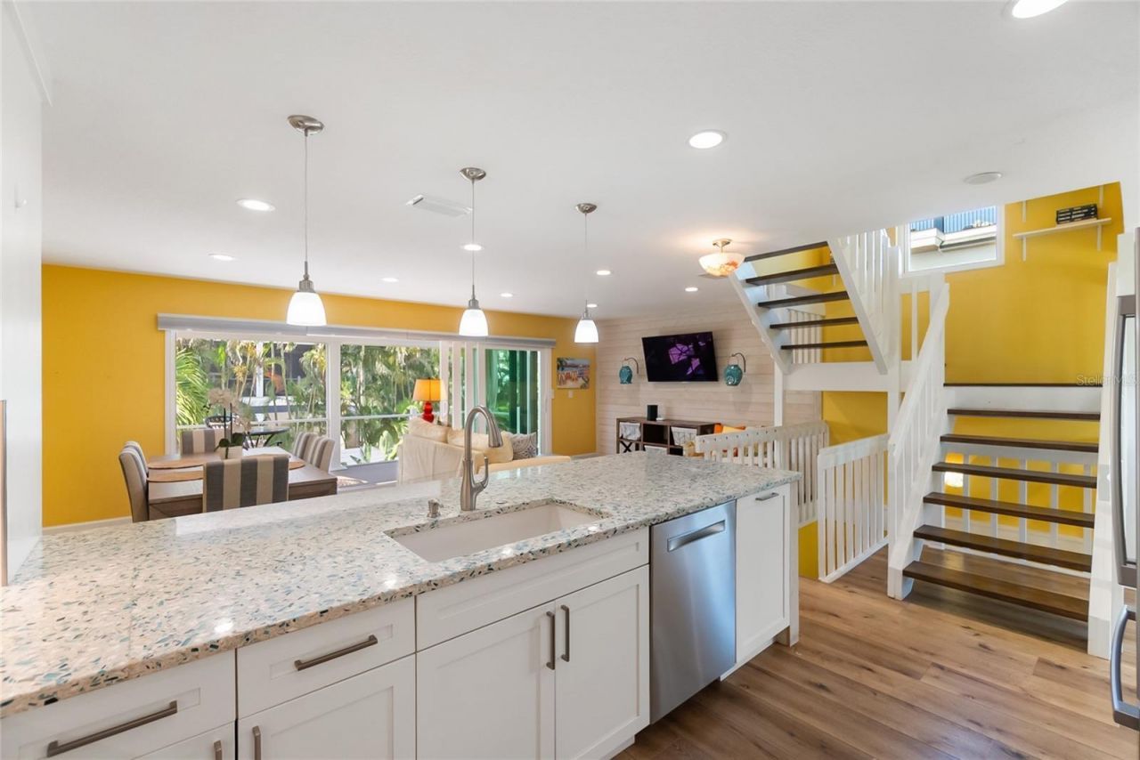 117 51st Street, Holmes Beach, FL 34217 Photo