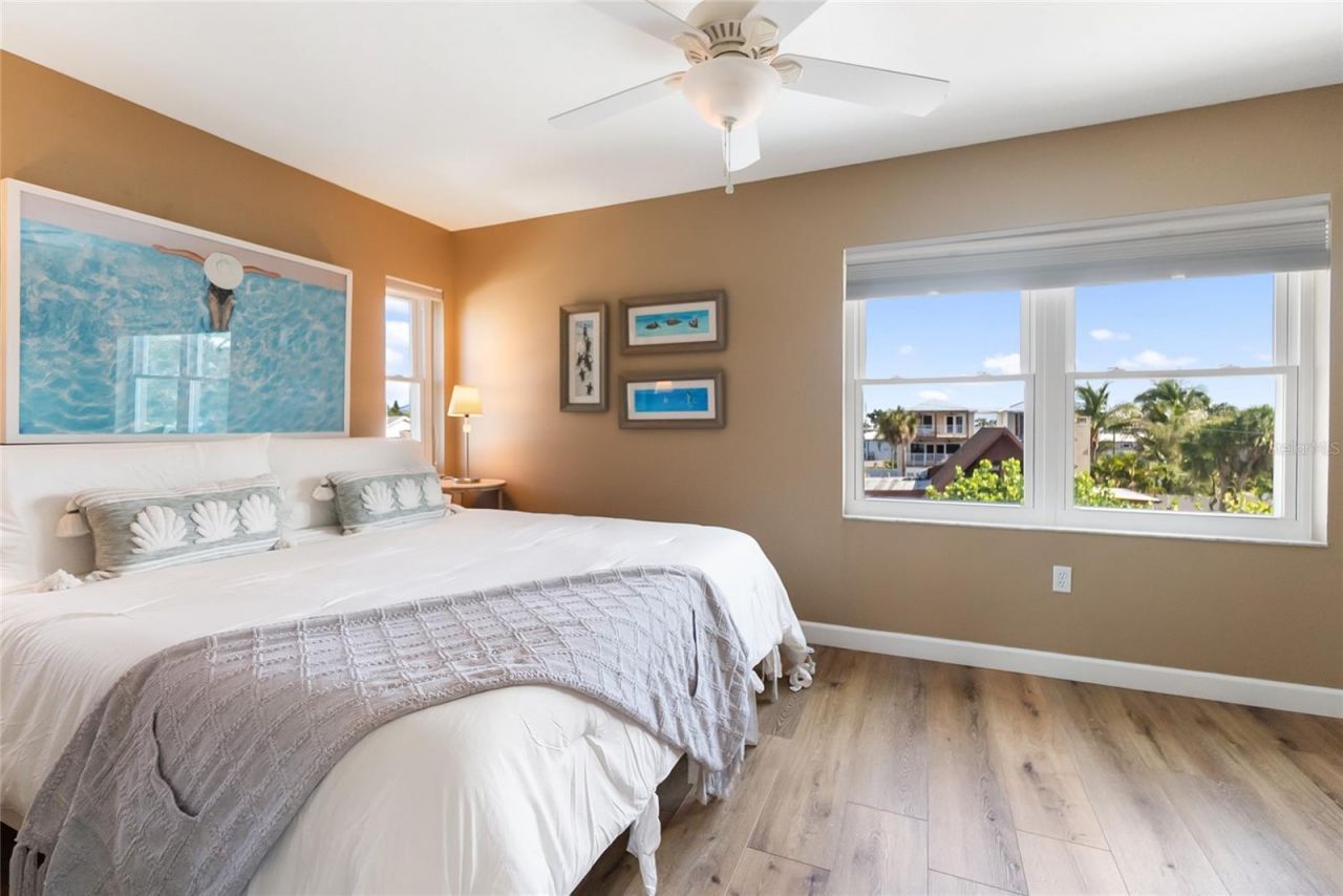117 51st Street, Holmes Beach, FL 34217 Photo