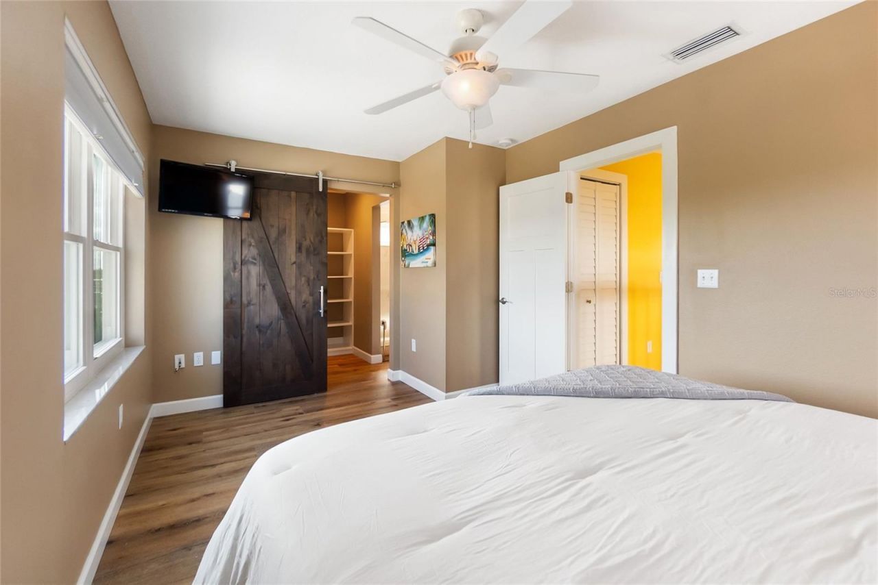 117 51st Street, Holmes Beach, FL 34217 Photo