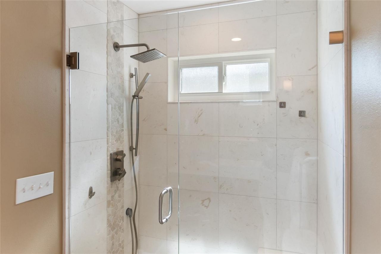117 51st Street, Holmes Beach, FL 34217 Photo