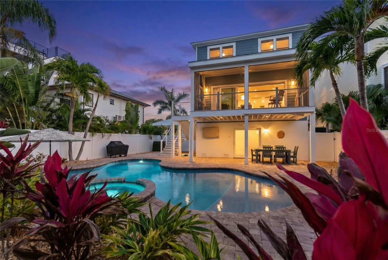 117 51st Street, Holmes Beach, FL 34217 Photo