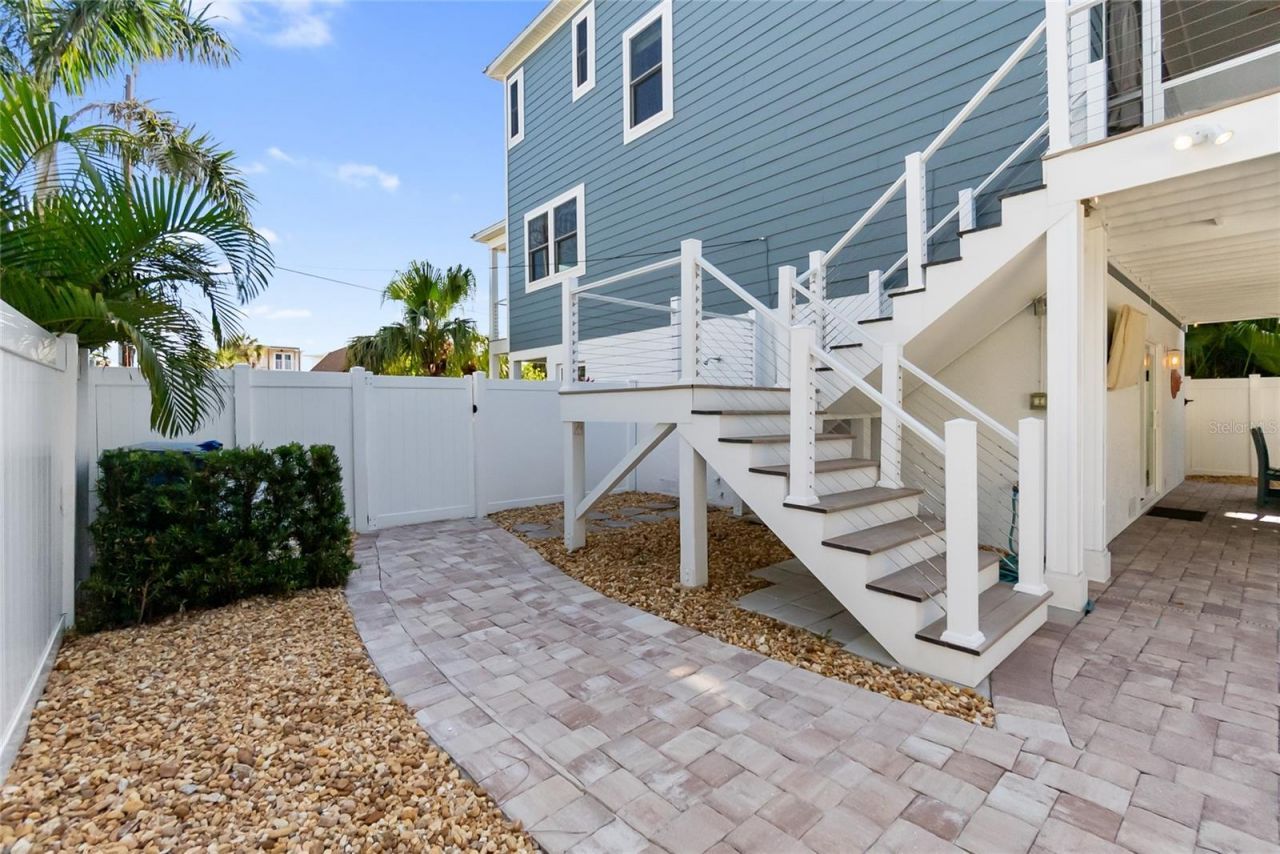 117 51st Street, Holmes Beach, FL 34217 Photo