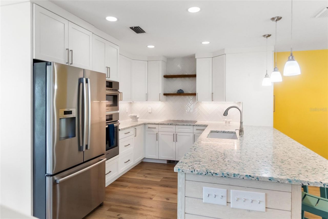 117 51st Street, Holmes Beach, FL 34217 Photo