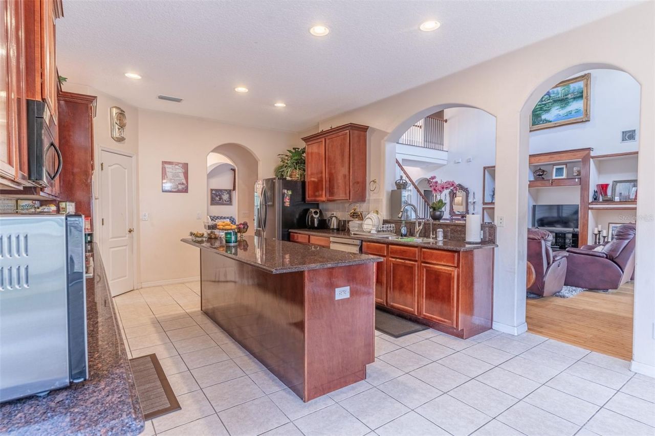 915 Hickory Fork Drive , Seffner, FL 33584 Photo