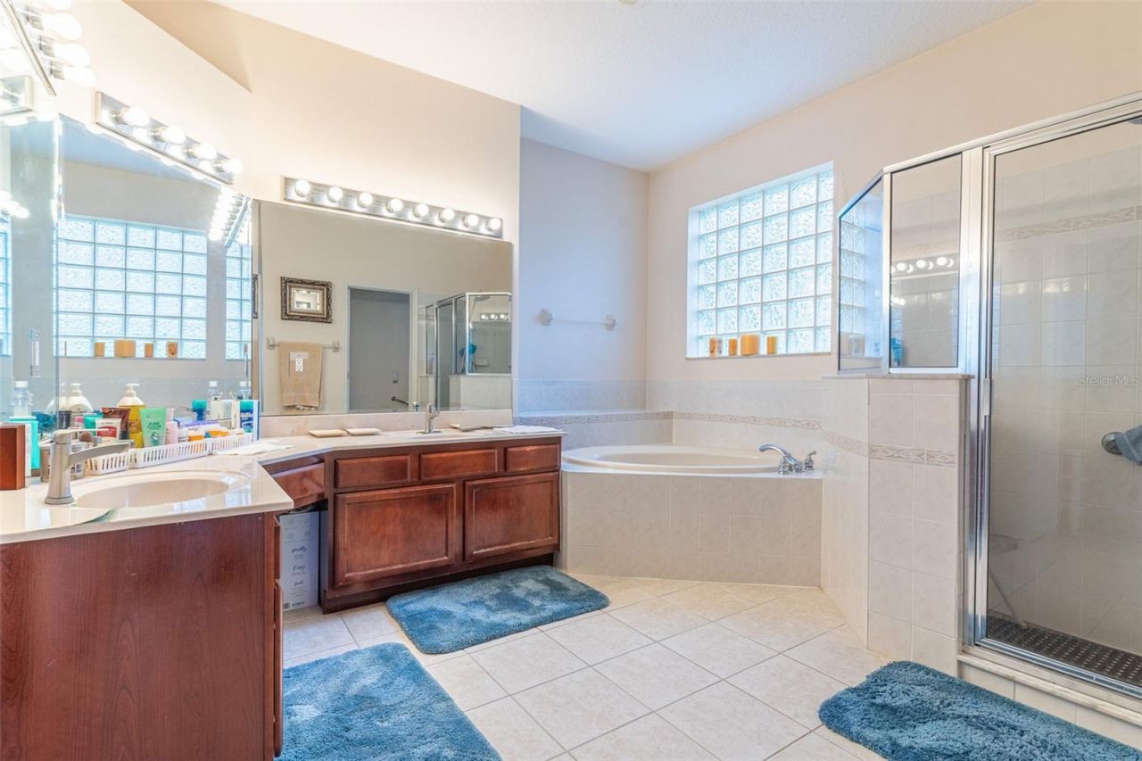 915 Hickory Fork Drive , Seffner, FL 33584 Photo