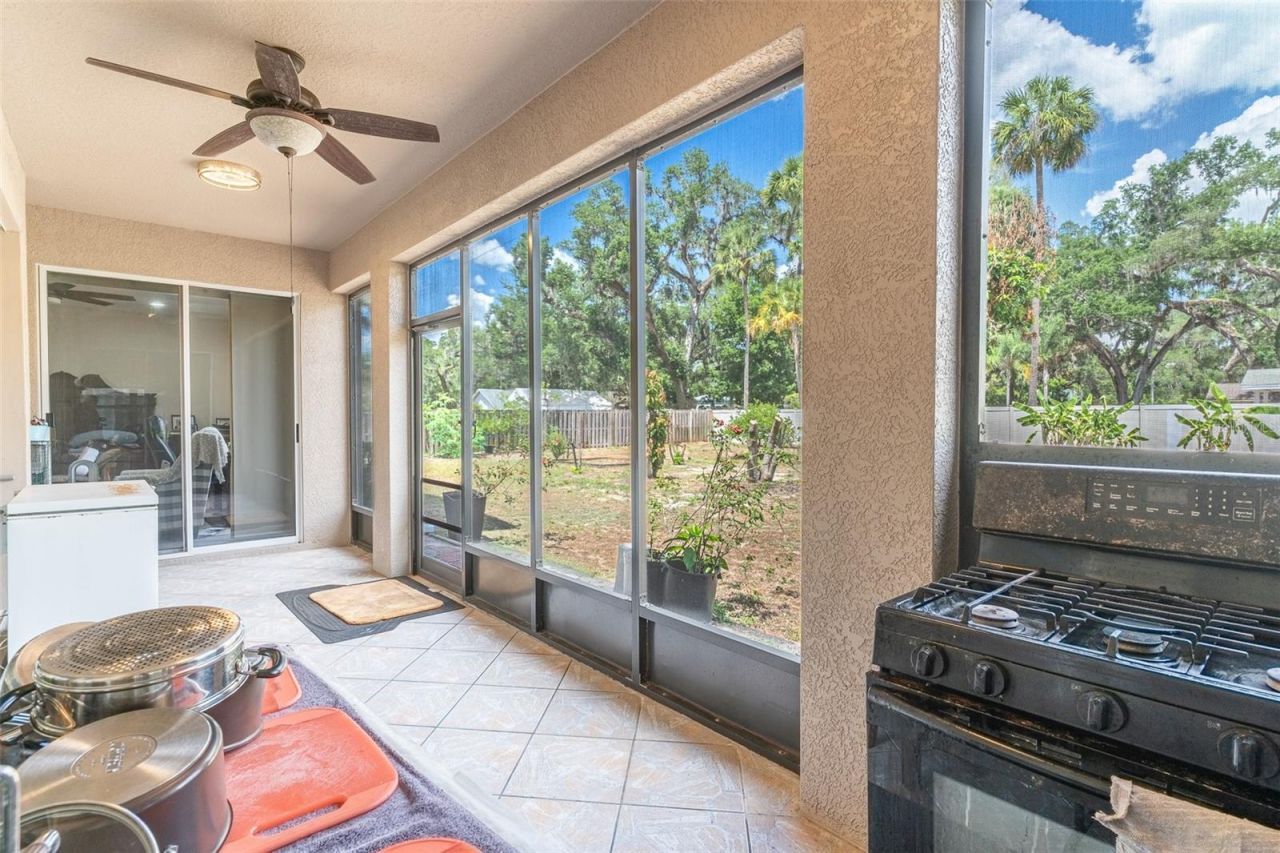 915 Hickory Fork Drive , Seffner, FL 33584 Photo