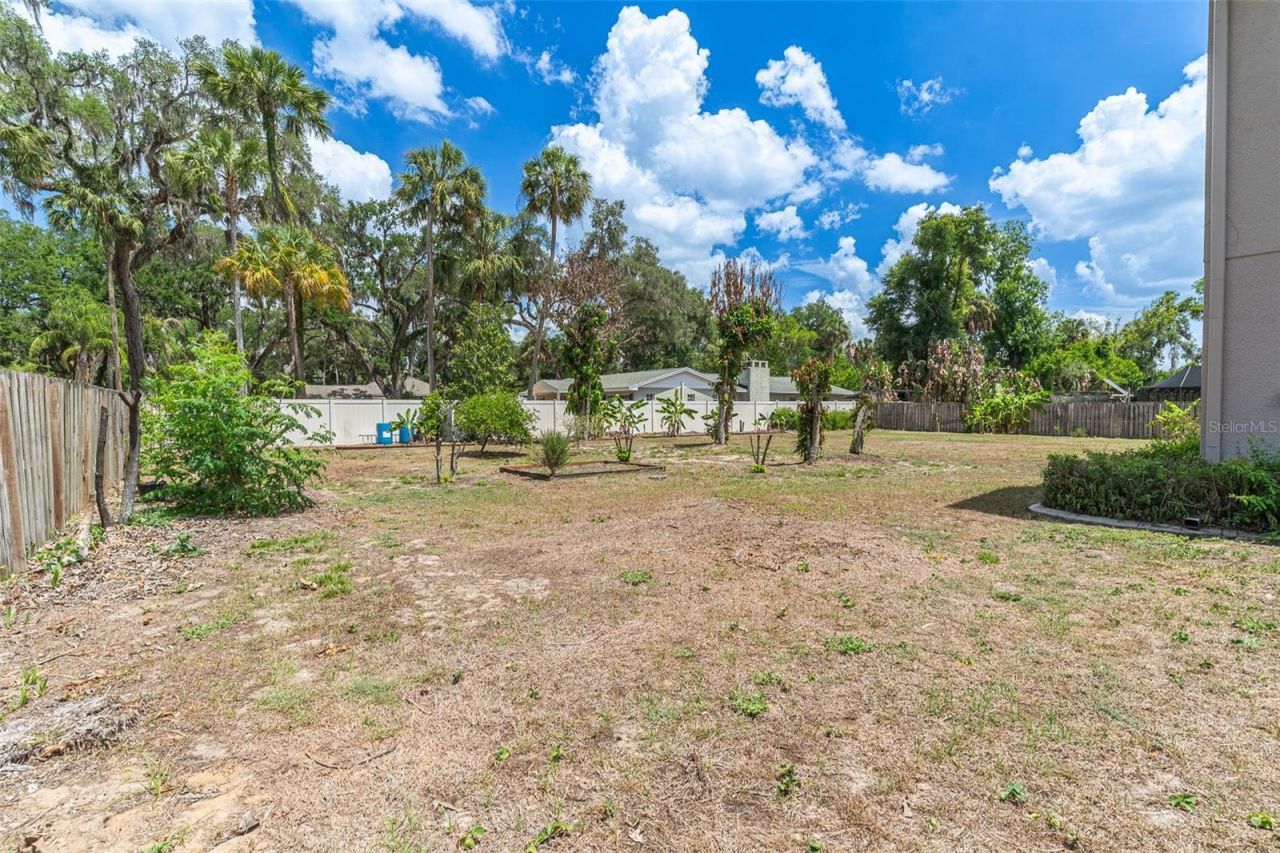 915 Hickory Fork Drive , Seffner, FL 33584 Photo